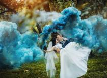 Как фотографироваться с цветным дымом правильно Цветной дым для фотосессии как пользоваться